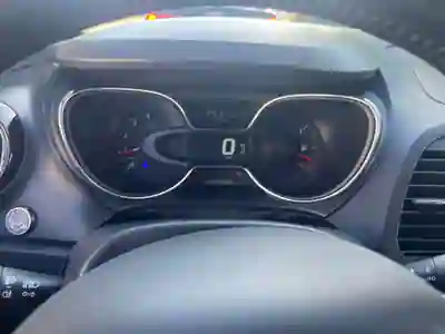 Renault Captur 2015 - 13000 EUR, 65000 km - AUTO.MOTO.pt - 65000km - foto 5 de 6