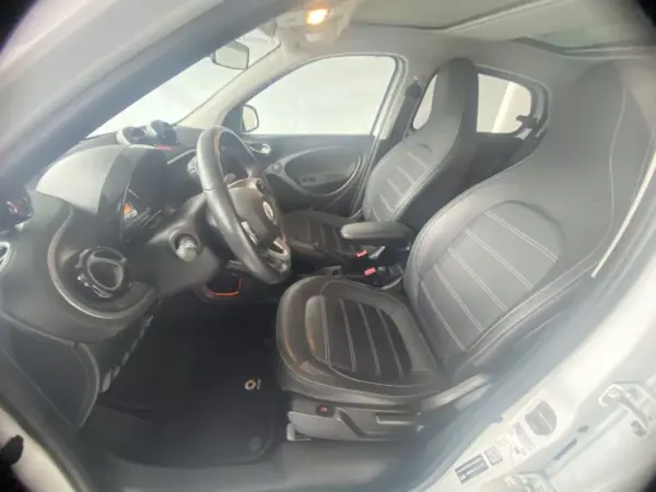 Smart ForFour 2019 - 11490 EUR, 41490 km - AUTO.MOTO.pt - 41490km - foto 5 de 12