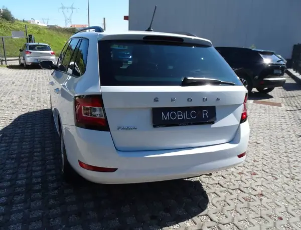 Skoda Fabia Break 2022 - 14500 EUR, 55406 km - AUTO.MOTO.pt - 55406km - foto 15 de 18