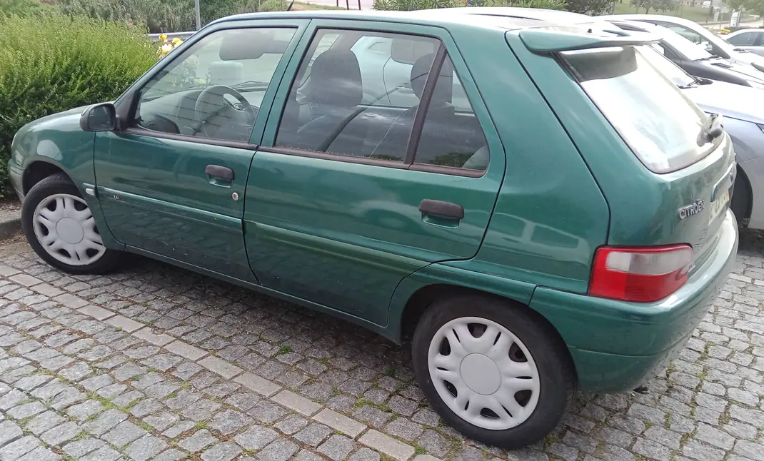 Citroën Saxo 2000 - 1250 EUR, 223000 km - AUTO.MOTO.pt - 223000km - foto 1 de 5