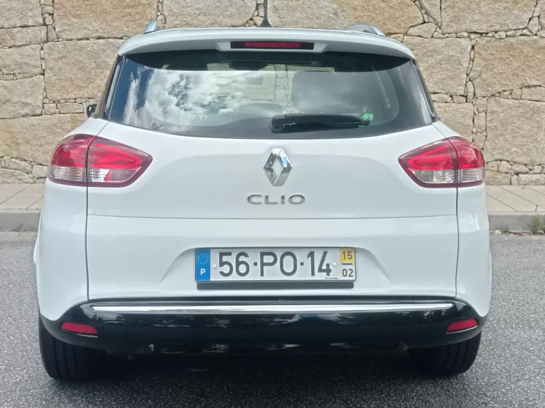 Renault Clio Sport Tourer 2015 - 7990 EUR, 185000 km - AUTO.MOTO.pt - 185000km - foto 5 de 11