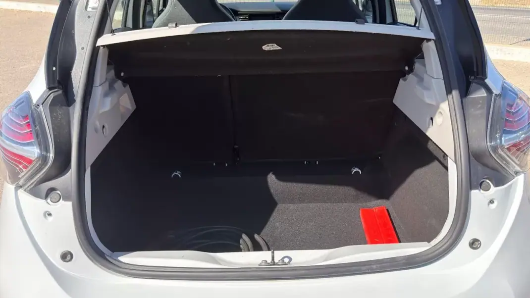 Renault Zoe 2021 - 15600 EUR, 59741 km - 59741km - foto 5 de 21