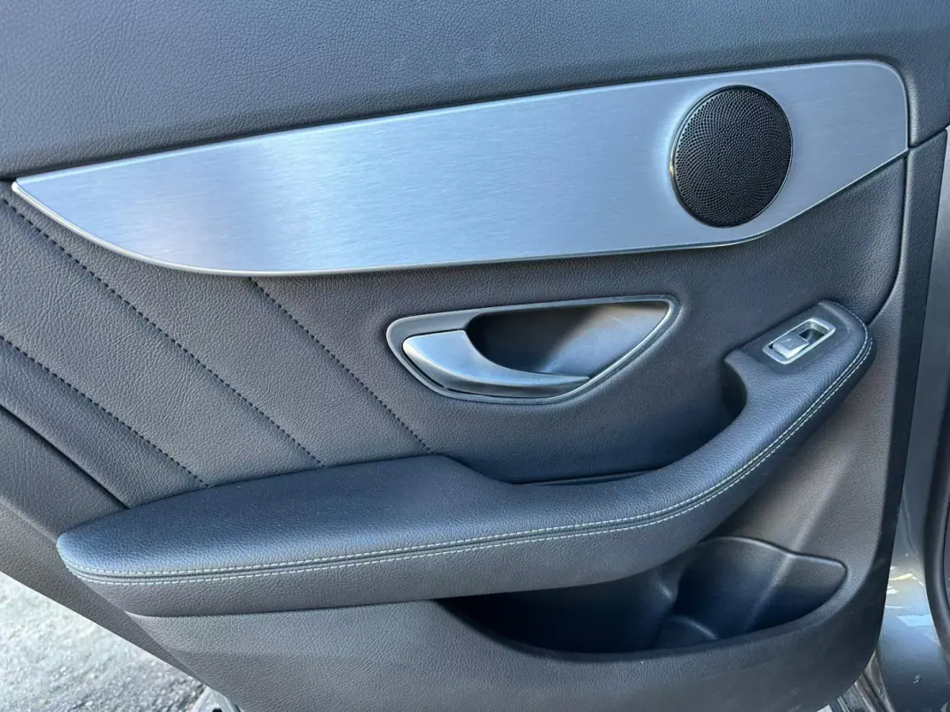 Mercedes-Benz C 220 2017 - 27900 EUR, 142254 km - AUTO.MOTO.pt - 142254km - foto 26 de 31