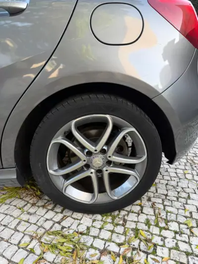 Mercedes-Benz A 180 2015 - 13900 EUR, 210000 km - 210000km - foto 8 de 26