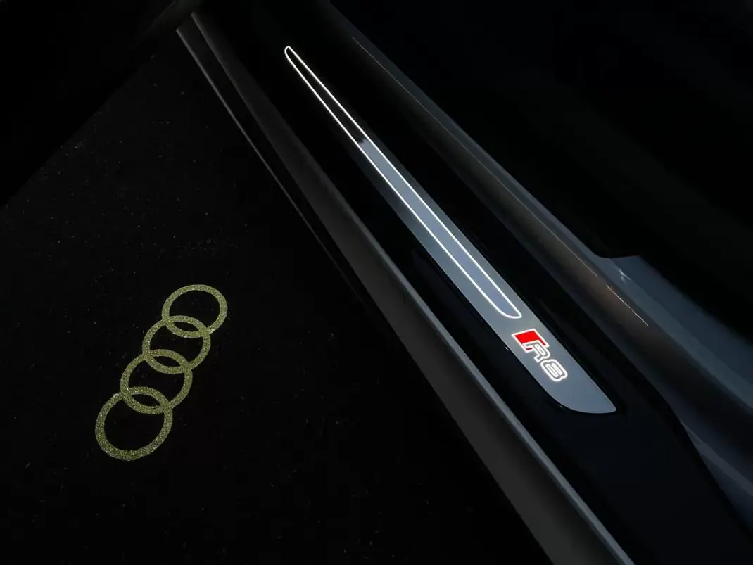 Audi R8 Coupé 2014 - 89900 EUR, 83500 km - AUTO.MOTO.pt - 83500km - foto 9 de 15