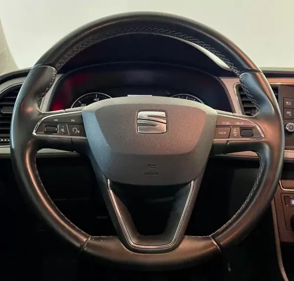 SEAT Leon ST 2019 - 11450 EUR, 182000 km - AUTO.MOTO.pt - 182000km - foto 13 de 34