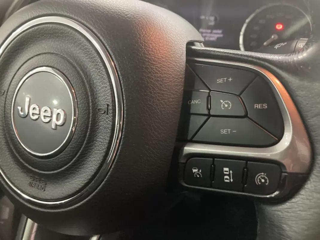 Jeep Renegade 2019 - 12900 EUR, 102216 km - AUTO.MOTO.pt - 102216km - foto 9 de 42