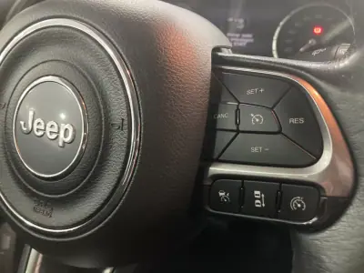 Jeep Renegade 2019 - 12900 EUR, 102216 km - AUTO.MOTO.pt - 102216km - foto 9 de 42