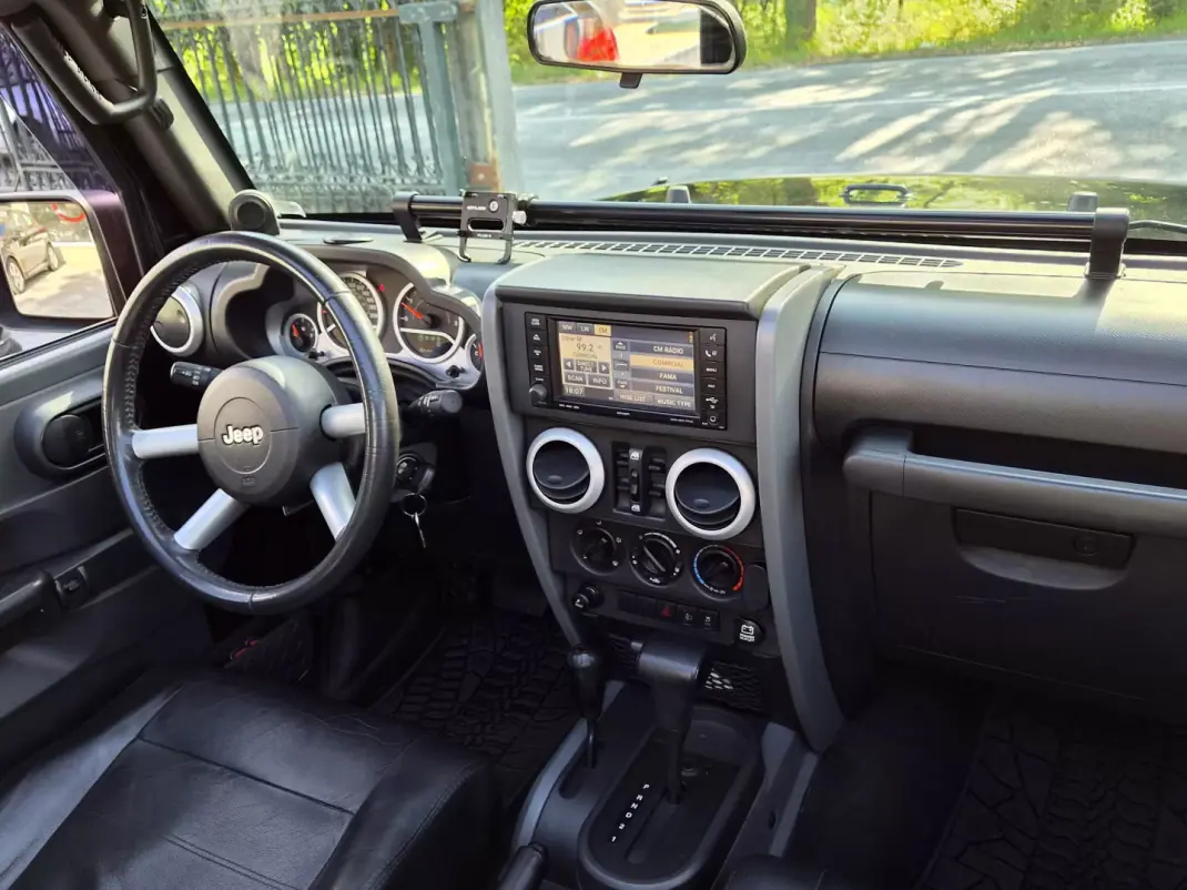 Jeep Wrangler Unlimited 2010 - 39000 EUR, 169000 km - 169000km - foto 25 de 26