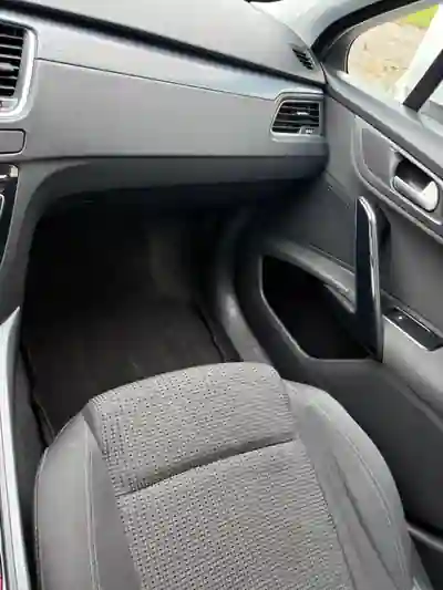 Peugeot 508 SW 2017 - 7500 EUR, 265000 km - AUTO.MOTO.pt - 265000km - foto 2 de 12
