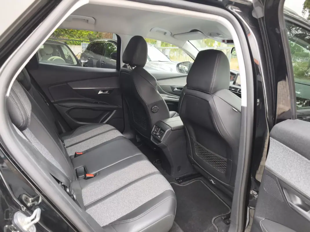 Peugeot 3008 2017 - 17900 EUR, 125000 km - 125000km - foto 8 de 10