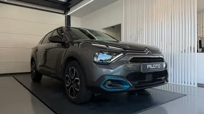 Citroën e-C4 X 2023 — foto 6 de 35