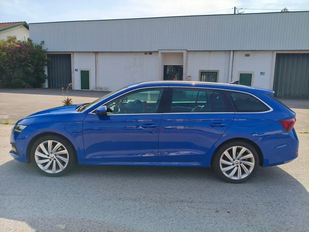 Skoda Octavia Break 2021 - 19500 EUR, 94000 km - 94000km - foto 6 de 8