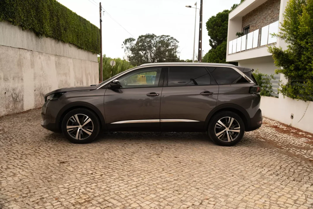 Peugeot 5008 2022 - 31500 EUR, 145000 km - AUTO.MOTO.pt - 145000km - foto 3 de 12