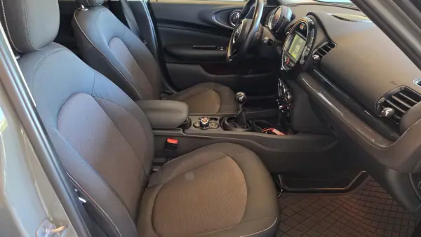 MINI Clubman 2017 - 13900 EUR, 157631 km - AUTO.MOTO.pt - 157631km - foto 48 de 55