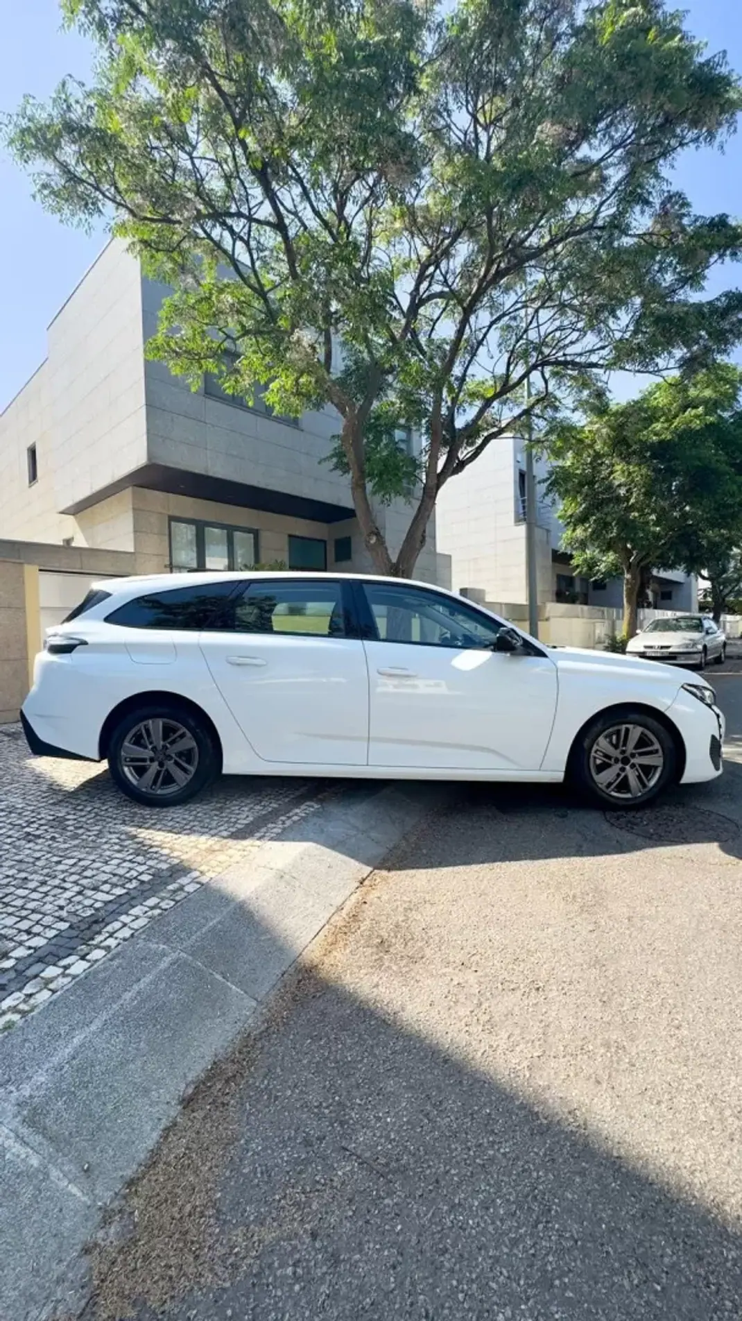 Peugeot 308 SW 2022 - 15990 EUR, 170000 km - 170000km - foto 8 de 19