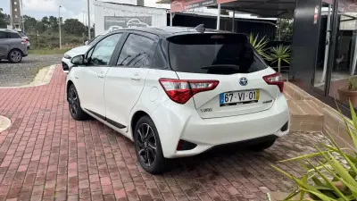 Toyota Yaris 2018 - 16990 EUR, 80000 km - AUTO.MOTO.pt - 80000km - foto 10 de 29
