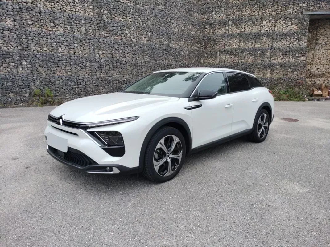 Citroën C5 X 2023 - 35000 EUR, 6500 km - AUTO.MOTO.pt - 6500km - foto 2 de 29