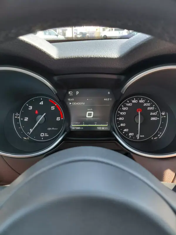 Alfa Romeo Stelvio 2018 - 25500 EUR, 160000 km - AUTO.MOTO.pt - 160000km - foto 7 de 14