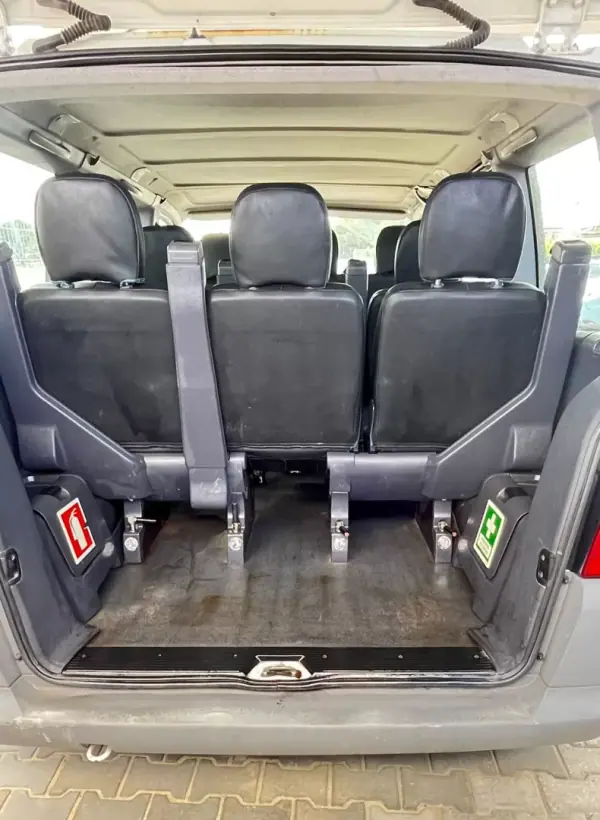 Mercedes-Benz Vito 2000 - 3900 EUR, 121000 km - AUTO.MOTO.pt - 121000km - foto 8 de 10
