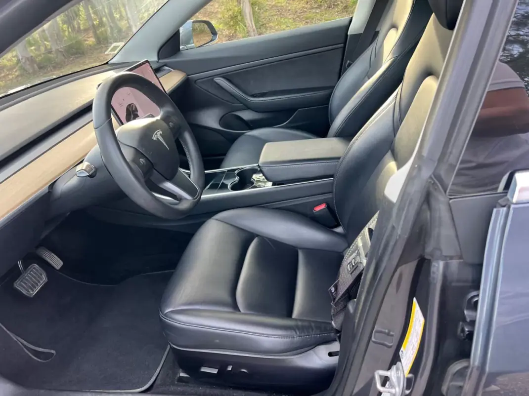Tesla Model 3 2020 - 21900 EUR, 161211 km - AUTO.MOTO.pt - 161211km - foto 21 de 29