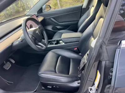 Tesla Model 3 2020 - 21900 EUR, 161211 km - AUTO.MOTO.pt - 161211km - foto 21 de 29