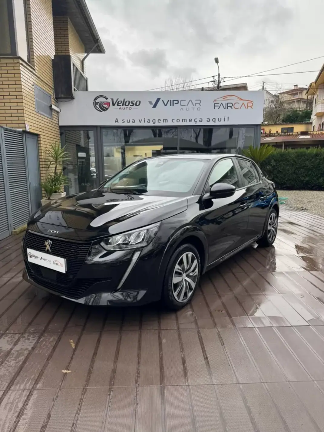 Peugeot e-208 2020 - 15000 EUR, 99692 km - AUTO.MOTO.pt - 99692km - foto 1 de 20