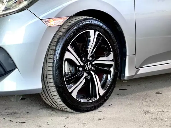 Honda Civic 2019 — foto 2 de 26