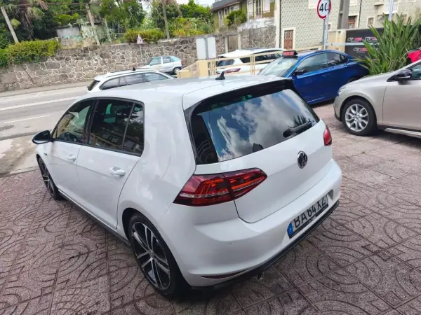Volkswagen Golf 2014 - 17900 EUR, 195000 km - AUTO.MOTO.pt - 195000km - foto 10 de 32