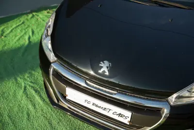 Peugeot 208 2018 — photo 3 of 29