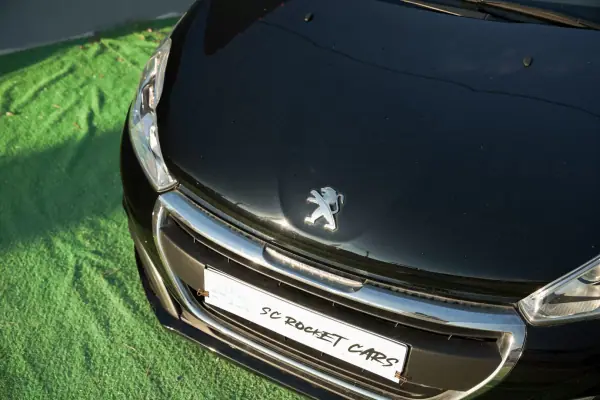Peugeot 208 2018 — photo 3 of 29
