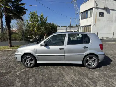 Volkswagen Polo 2001 - 2750 EUR, 146000 km - AUTO.MOTO.pt - 146000km - foto 3 de 18