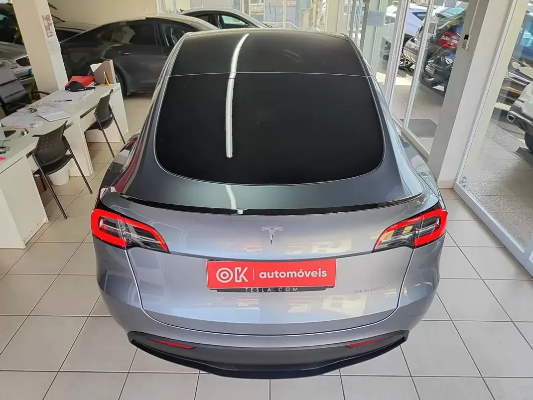 Tesla Model Y 2023 - 38900 EUR, 39000 km - AUTO.MOTO.pt - 39000km - foto 10 de 33