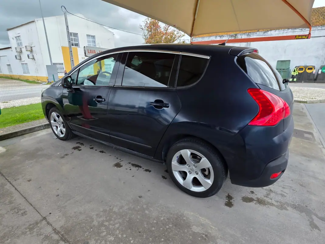 Peugeot 3008 2011 - 5500 EUR, 228025 km - AUTO.MOTO.pt - 228025km - foto 1 de 5