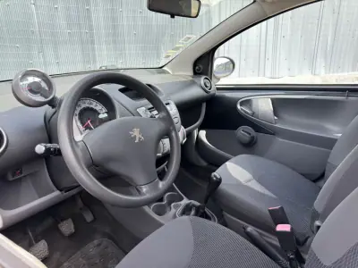 Peugeot 107 2008 - 5950 EUR, 139900 km - AUTO.MOTO.pt - 139900km - foto 5 de 13