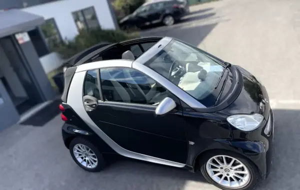 Smart Fortwo Cabrio 2011 - 8900 EUR, 129245 km - AUTO.MOTO.pt - 129245km - foto 20 de 29