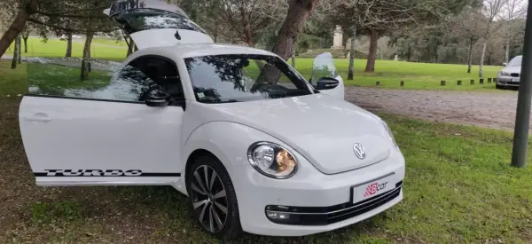 Volkswagen New Beetle 2011 - 17499 EUR, 163800 km - AUTO.MOTO.pt - 163800km - foto 18 de 41