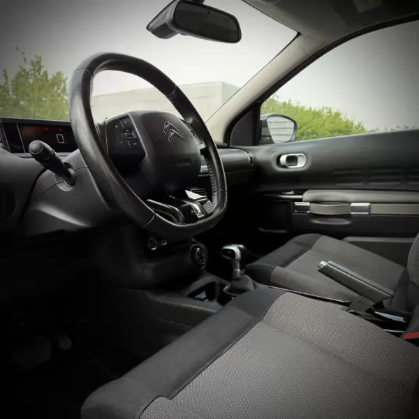 Citroën C4 Cactus 2018 - 11900 EUR, 114000 km - AUTO.MOTO.pt - 114000km - foto 13 de 22