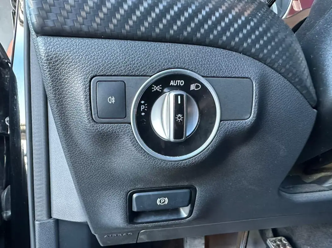 Mercedes-Benz A 180 2017 - 19900 EUR, 108222 km - AUTO.MOTO.pt - 108222km - foto 17 de 32