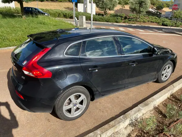 Volvo V40 2014 - 9990 EUR, 180000 km - AUTO.MOTO.pt - 180000km - foto 2 de 5