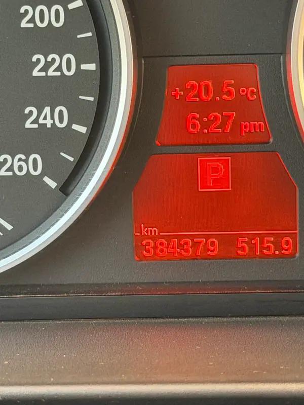 BMW 520 2007 - 6990 EUR, 384379 km - AUTO.MOTO.pt - 384379km - foto 8 de 14