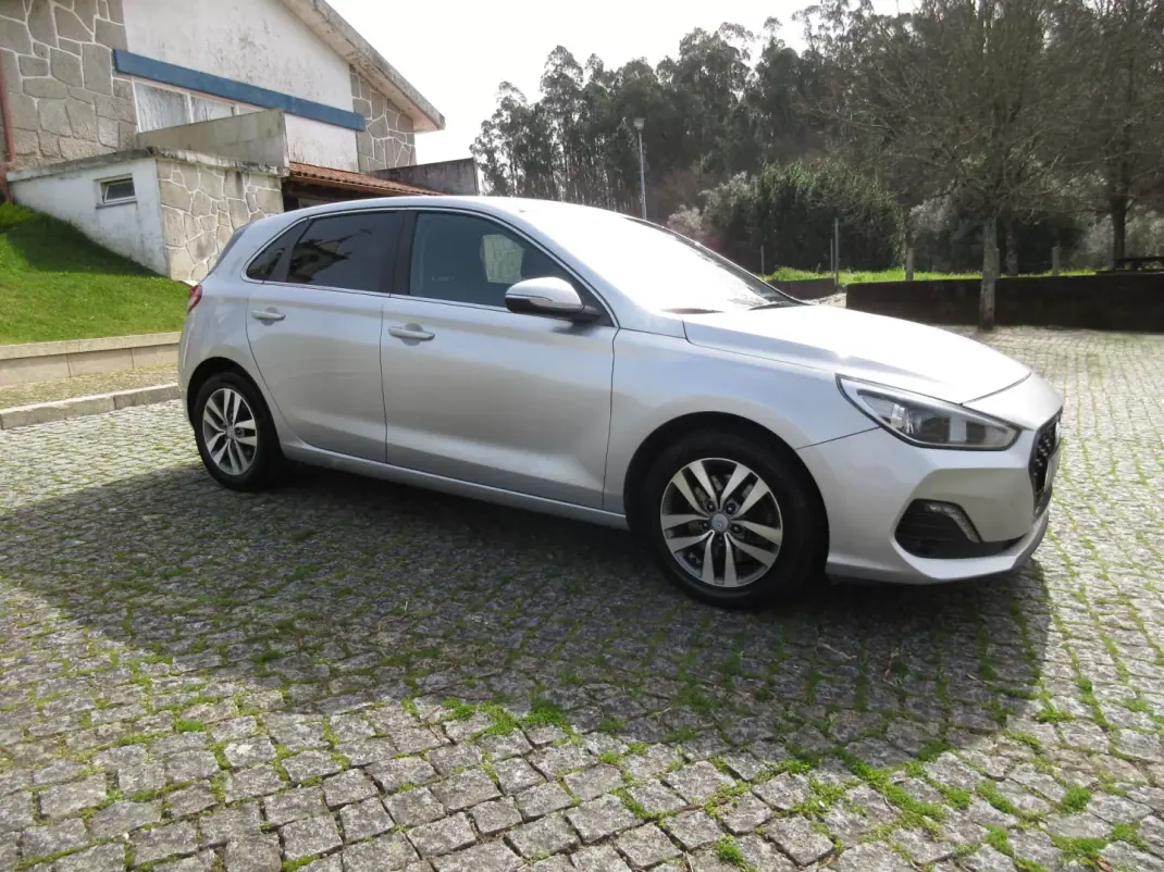 Hyundai i30 2019 - 14990 EUR, 108000 km - 108000km - foto 10 de 42