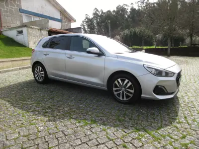 Hyundai i30 2019 - 14990 EUR, 108000 km - 108000km - foto 10 de 42