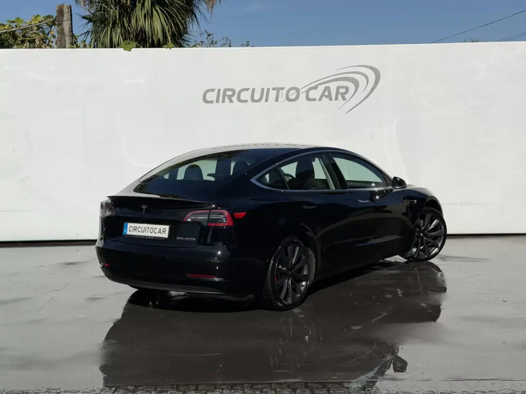 Tesla Model 3 2020 - 29500 EUR, 89581 km - 89581km - foto 3 de 48