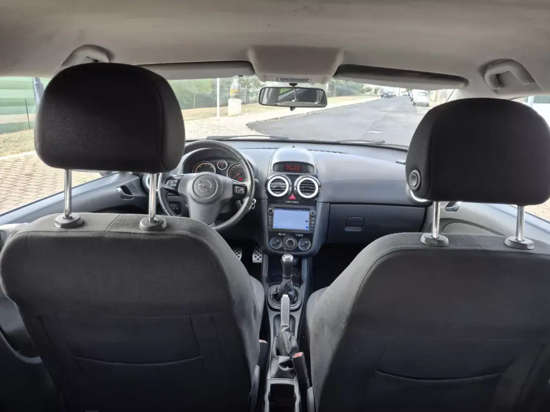 Opel Corsa 2011 - 5550 EUR, 209625 km - 209625km - foto 10 de 20