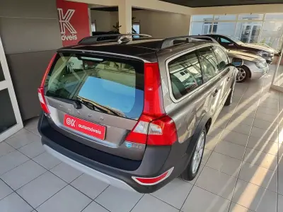 Volvo XC 70 2010 - 13250 EUR, 324000 km - AUTO.MOTO.pt - 324000km - foto 12 de 35