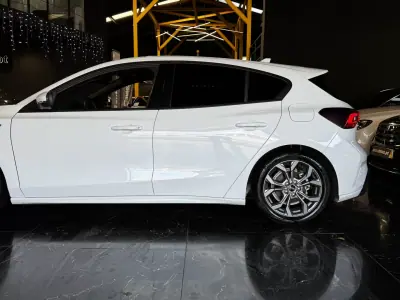 Ford Focus 2024 - 21990 EUR, 48100 km - AUTO.MOTO.pt - 48100km - foto 10 de 34