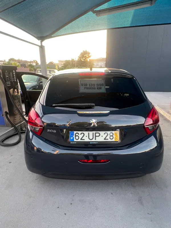 Peugeot 208 2018 - 9490 EUR, 66000 km - AUTO.MOTO.pt - 66000km - foto 8 de 8