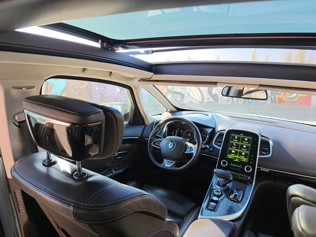 Renault Espace 2016 - 16450 EUR, 171955 km - AUTO.MOTO.pt - 171955km - foto 29 de 31