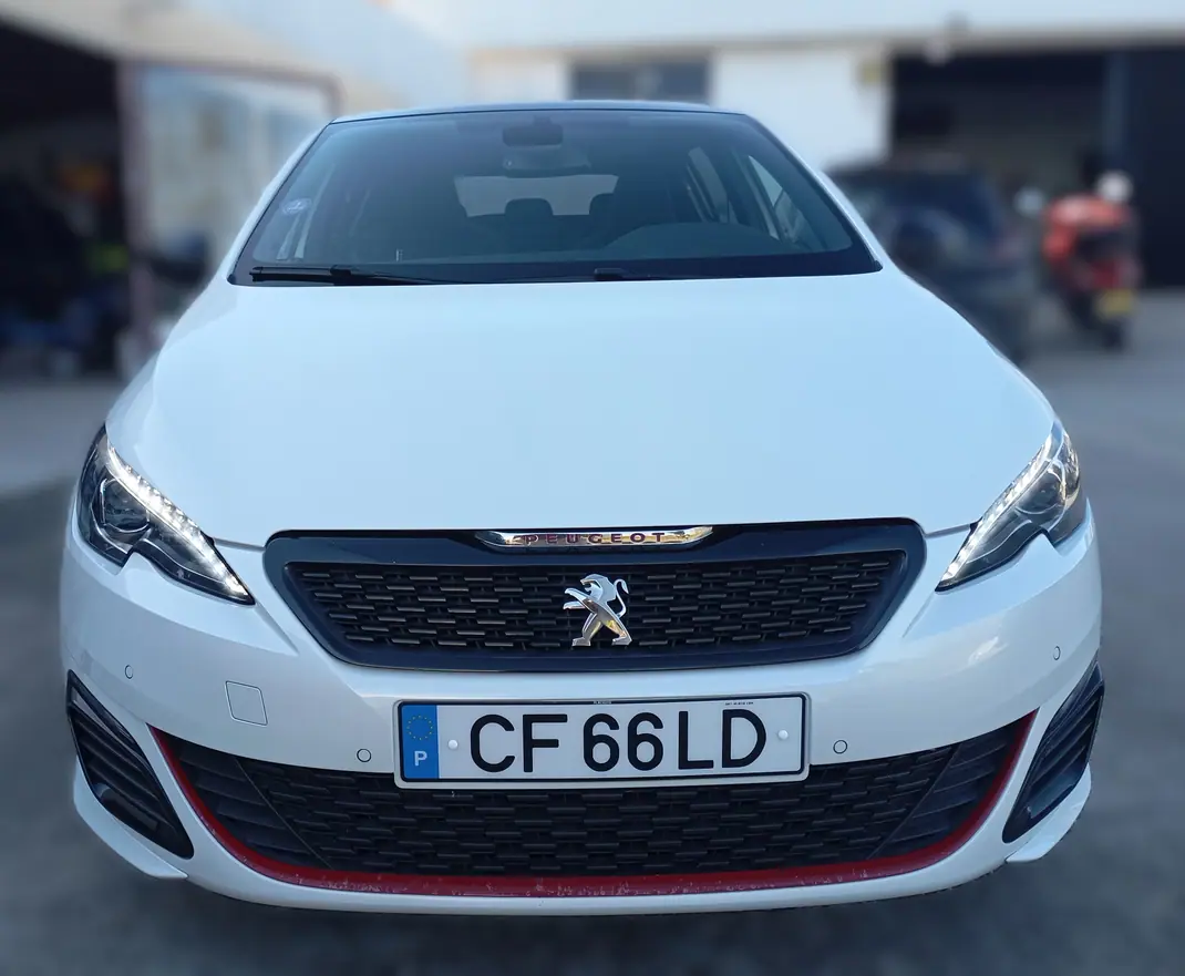 Peugeot 308 2016 - 17999 EUR, 156475 km - AUTO.MOTO.pt - 156475km - foto 12 de 15